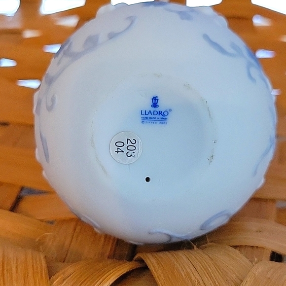 2004 LLADRO CHRISTMAS BALL - Picture 5 of 6